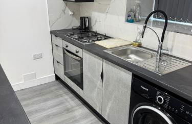 Aurang House, 1 Bedroom, with Kitchen, 55" Flat TV, Private Parking - Foto 14