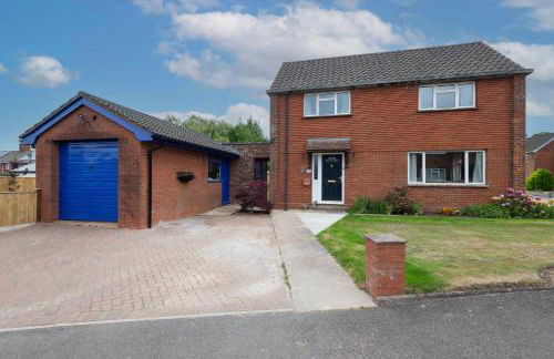 Corner House - Photo 1