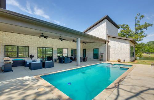 Relax Fireside! Waterfront Malakoff Home with Pool - Foto 34