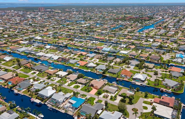 Sunshine Escape by Distinctive Beach Rentals - Photo 26