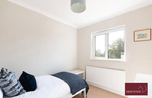 Maidenhead - 4 Bedroom House With Driveway & Garden - Foto 20