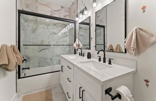 Peacock Palace Brand New Heated and Chilled Pool Golf Gym - Foto 27