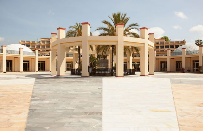 Studio in Marbella Beachfront With Pool - Photo 15