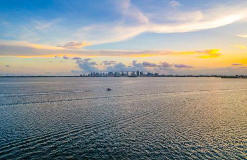 Best Bayfront View Villa with Heated Pool - Foto 59