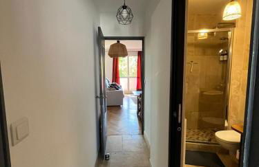 Le Relais des Cyclamens Bron - Foto 8