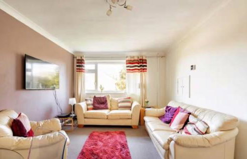 A Home from Home -2 Bed Flat & Free Driveway Parking - Foto 1