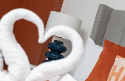 Lovely Home Near Canal, Park, & Central MK - Photo 10