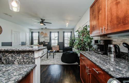 Midtown Urban Retreat 2story 1BD Apartment - Foto 10