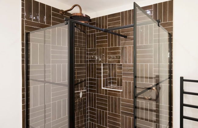 Dragon Court - 3 Beds Office Terrace Garden - Photo 26