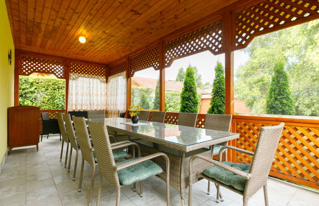 4 bedroom House in Balatonboglár with garden - Photo 2