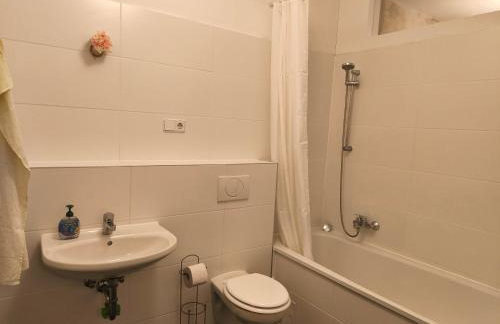 3,5 Zimmer-Wohnung mit Altbau-Charme - Foto 5