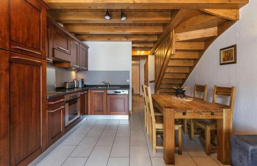 Chateau - Charming Apartment in the city Center with 3 bedrooms - By Cozee Rentals - Foto 42