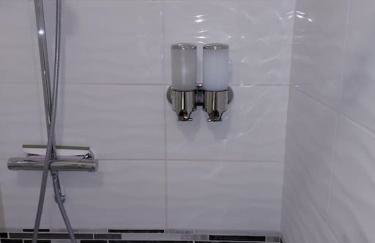 gîte en rdc A 200 m tgv et de la fac A 400 m des places 250 places de parking face au logement - Foto 9