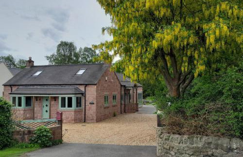 Canal-side 5-Bed Cottage - Sleeps 10 Pet Friendly - Foto 1