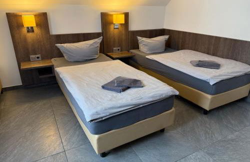 Im Tal 2 Haus - 2 WE, 5 SZ,3 Bäder, 11 Betten - Klimaanlage - Foto 45