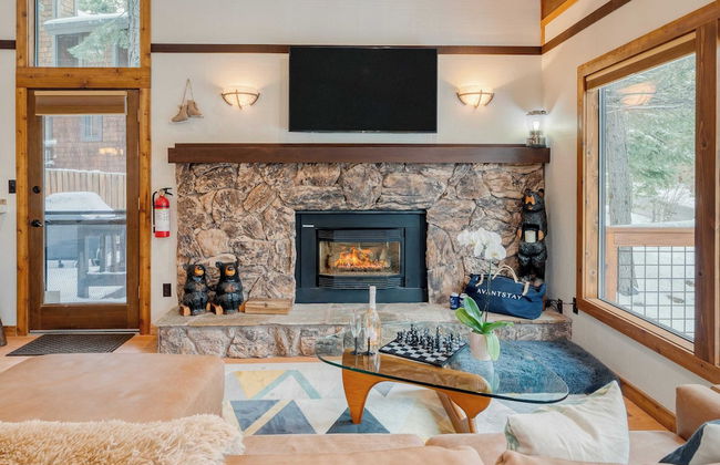 Dakine Haus by Avantstay 4 Min to Northstar + Game Room & Projector - Photo 9