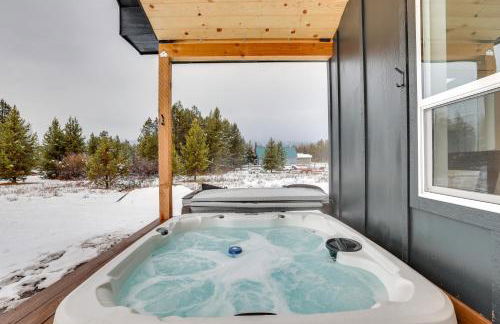Family-Friendly Donnelly Home with Private Hot Tub! - Foto 1