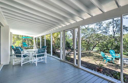 Tropical Waterfront Home Central Location! - Foto 27