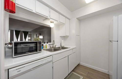 Towne Plaza Apartments #292 in the Galleria Area - Foto 14