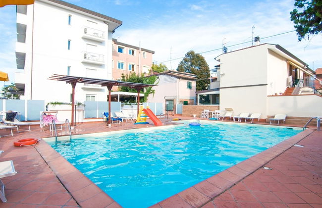 Residence With Swimming Pool Nearby the sea - Foto 13