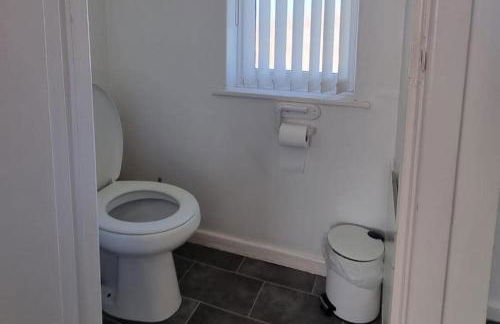 Doncaster-House-Sleeps8-Parking-Garden - Foto 5