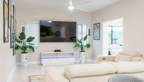 New Miami & Calle Ocho Home with Arcade! - Foto 3