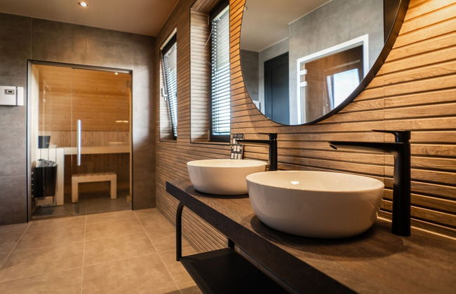 Luxury Villa With Sauna Near the Beach - Photo 21