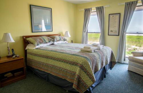 Harbor Island Beachside House - Photo 19