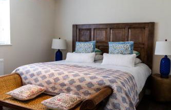 The Pelican Room-converted Cart Lodge near airport - Photo 5