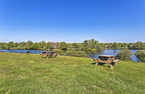 Fire Pit and Hot Tub Poconos Family Cabin! - Foto 39