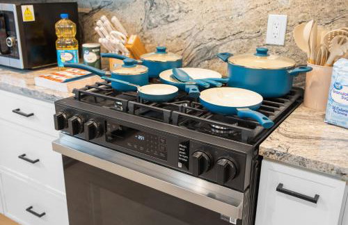 Entire Private Home with 3 Bedrooms 2 Bathrooms, with Garage, Gated Yard, King Bed House, Available Now - Foto 38