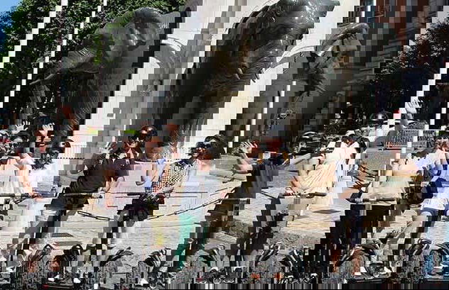 Balade en segway dans Chambéry - Photo 1