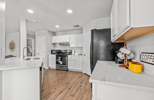 Modern, family friendly home w garage, huge yard! - Foto 10