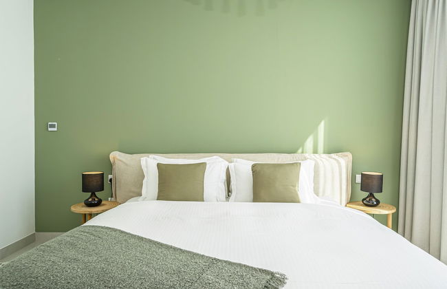 HomesGetaway-2BR Apt in 1 Residences - Photo 8