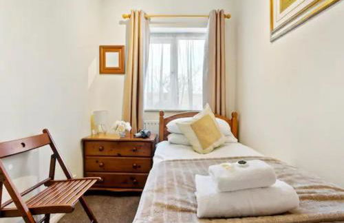 Pass the Keys 55 Heworth Village Wonderfully Cosy Family Home in York - Foto 13