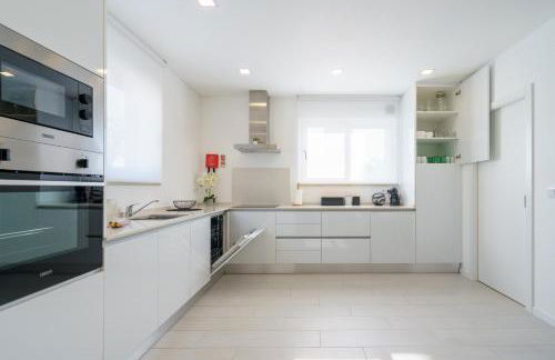 Villa Lola, with jacuzzi and private swimming pool - Photo 29