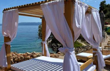 Robinson Medvidna Hvar Apartments - Photo 1