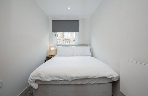 1BR Shawlands Walk To Queens Park with Parking - Photo 2