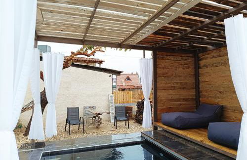 Agios Ioannis Stone Cottage with Private Heated Pool & Hydro-massage - Foto 22