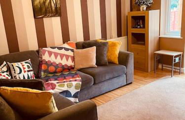 Huntingdon walk to town centre, cosy, Free parking - Foto 6