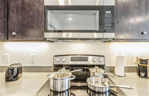 Luxury Pool Home, Mins To Hospitals, Gym - Foto 15