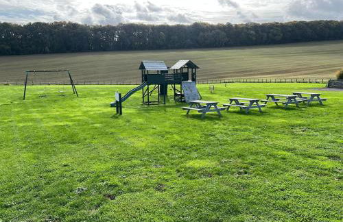 Gamekeepers Cottage - Hot Tub, 2 bed, sleeps 4, private patio, AC, stunning views - Photo 5