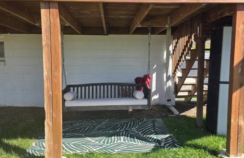 3Bed 2Bath Luxury Lake House on Myers Bay Private Pier Beach Firepit and Deck - Foto 2