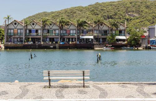 Condomínio a beira do Canal de Cabo Frio - CFR - Foto 4