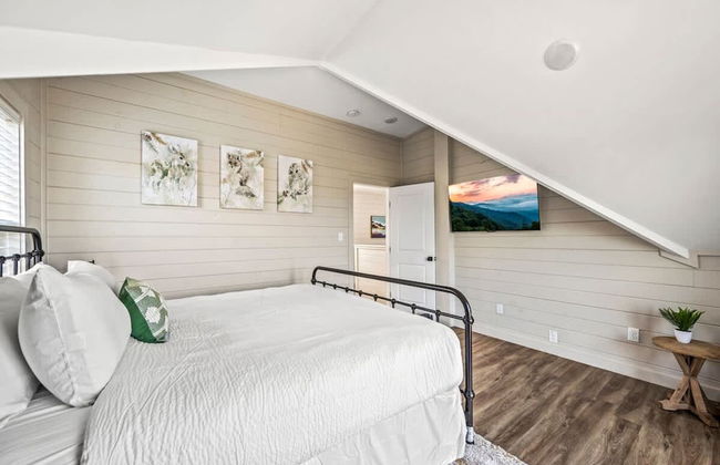 NEW Lake Cabin Sleeps 14 Indoor Pool Hot Tub - Foto 24