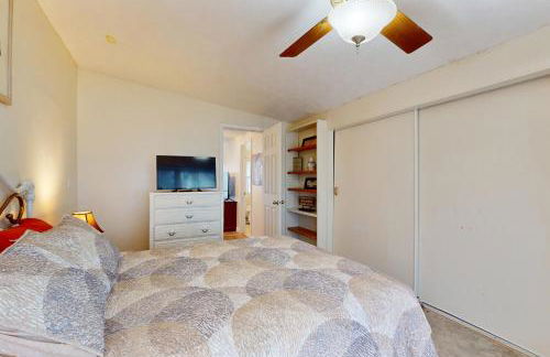 Pools and Pickleball! Dog-Friendly Home in Surprise - Foto 14