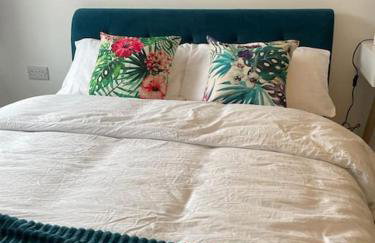 Stunning and Spacious 2bed flat in central Woking - Foto 32