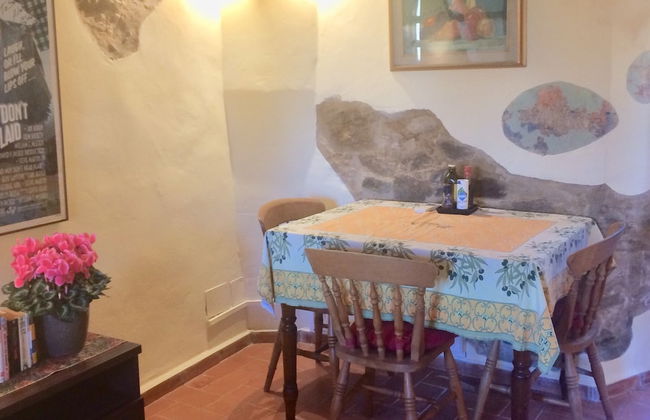 Adorable Tuscan Cottage With Beautiful Garden Just Outside Lucca, Sleeps 2 - Foto 9