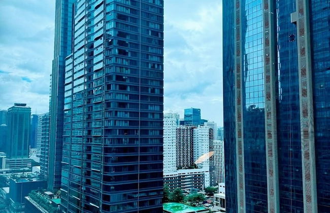 Andi and Frances' Place at BGC - Photo 43