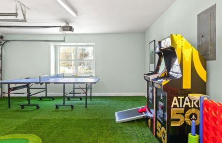 Steps to Beach! Arcade Game Room, Pool + Hot Tub Calico Scallop by Avantstay - Foto 118